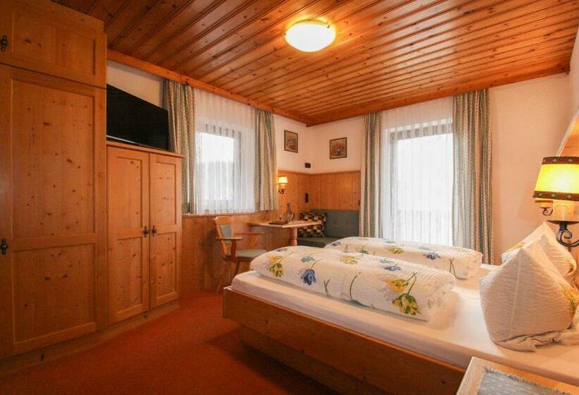 Camera Standard con Balcone, Pension Hubertus