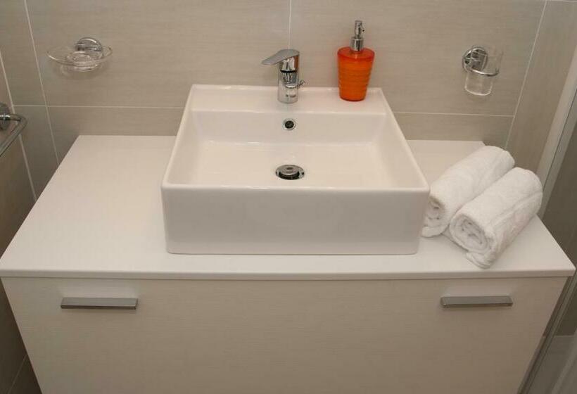 דירת חדר, Residence Cafelicita