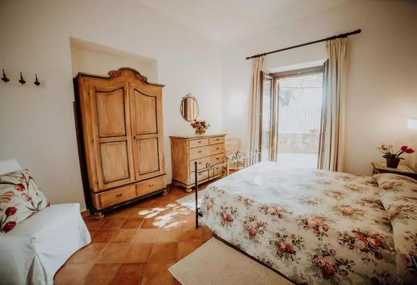 Huoneisto 1 Makuuhuone Pohjakerros, Residenza Golfo Degli Ulivi