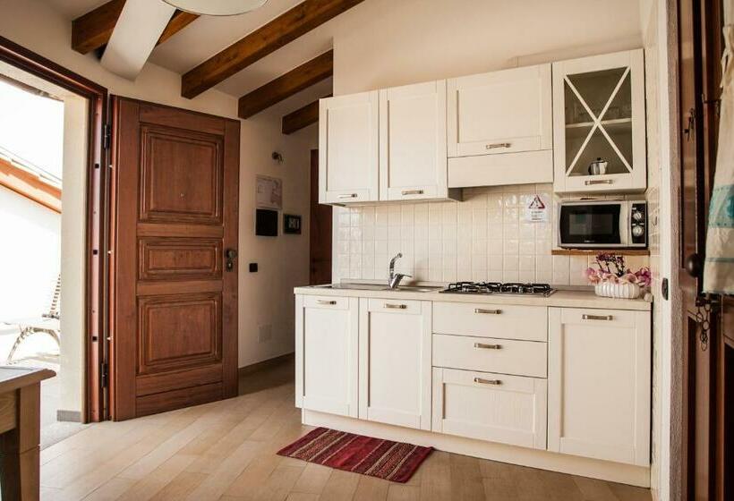 דירת חדר, Residenza Petrera