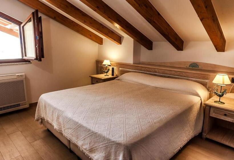 דירת פנטהאוז 1 חדרי שינה, Residenza Petrera