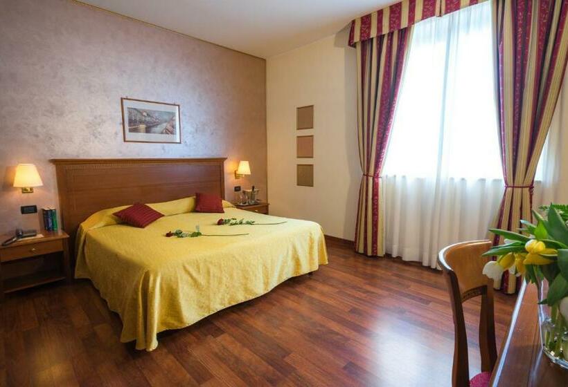 エコノミールーム, Rizzi