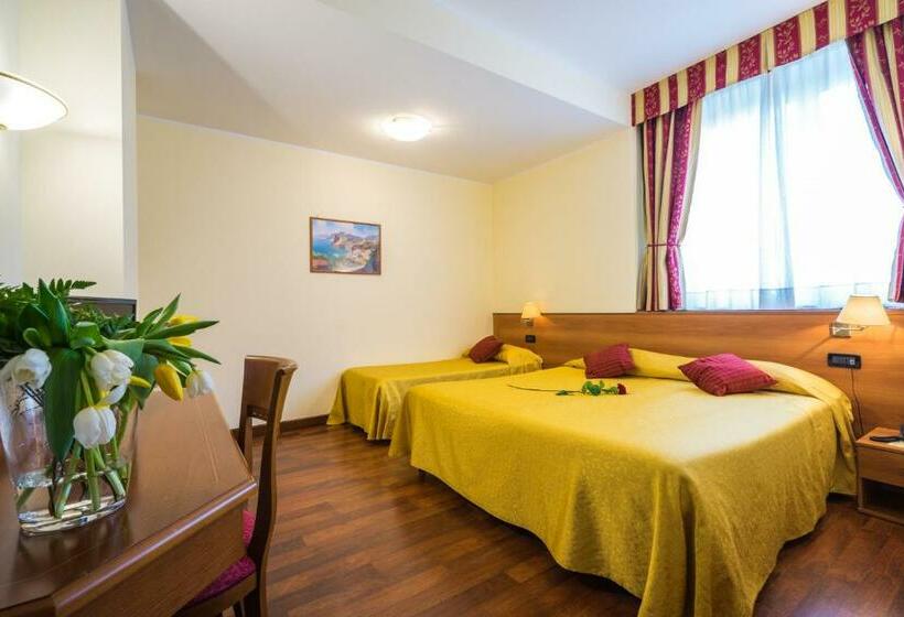 ベーシックトリプルルーム, Rizzi