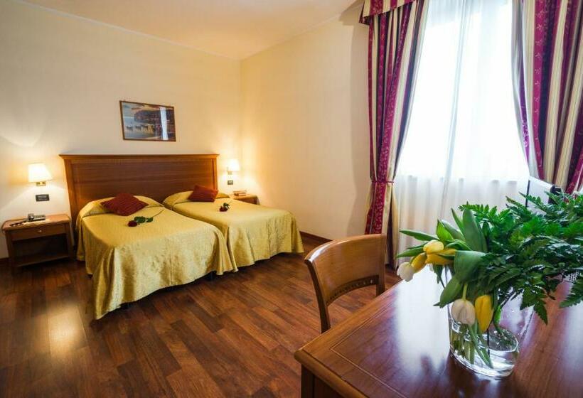 スタンダードルーム, Rizzi