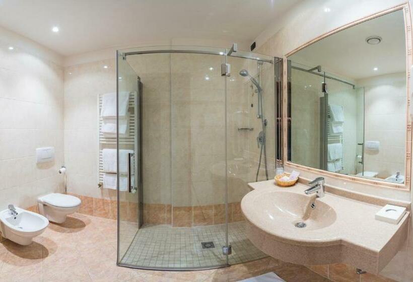 スタンダードルーム, Rizzi