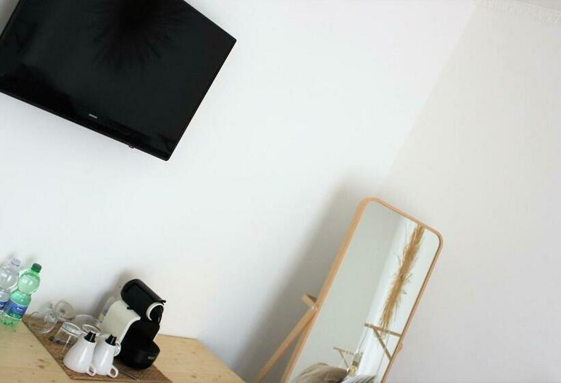 اتاق استاندارد چهار تخته, Salecce B&b