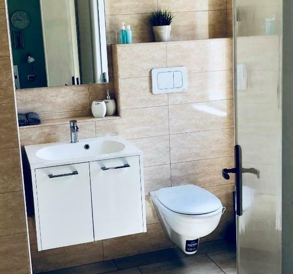 سوییت جونیور با بالکن, Salecce B&b