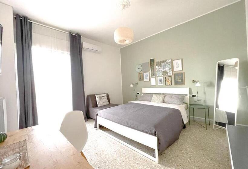 سوییت جونیور با بالکن, Salecce B&b