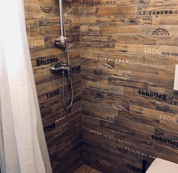 اتاق استاندارد, Salecce B&b