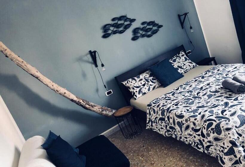 اتاق استاندارد سه نفره, Salecce B&b