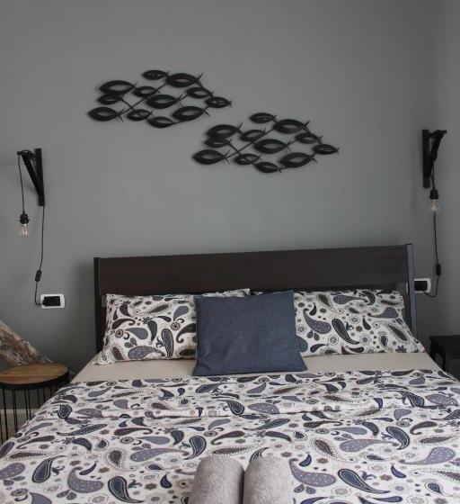 اتاق استاندارد سه نفره, Salecce B&b