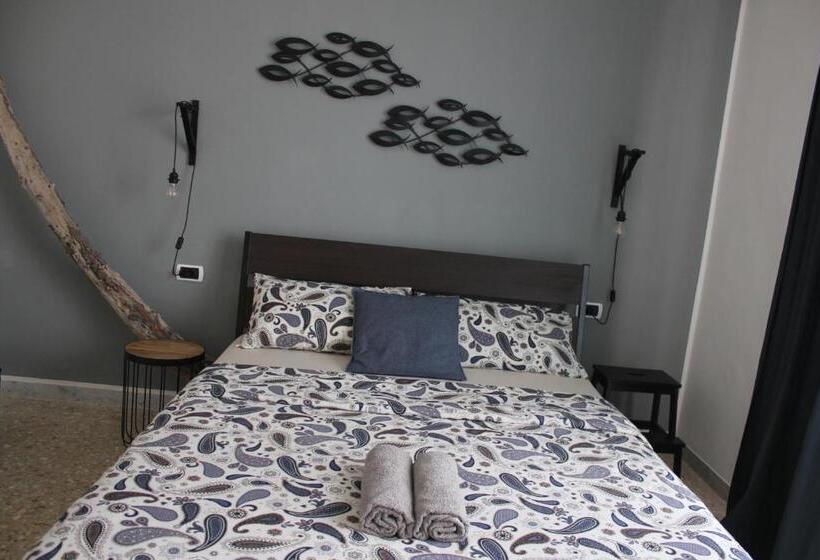 اتاق استاندارد سه نفره, Salecce B&b