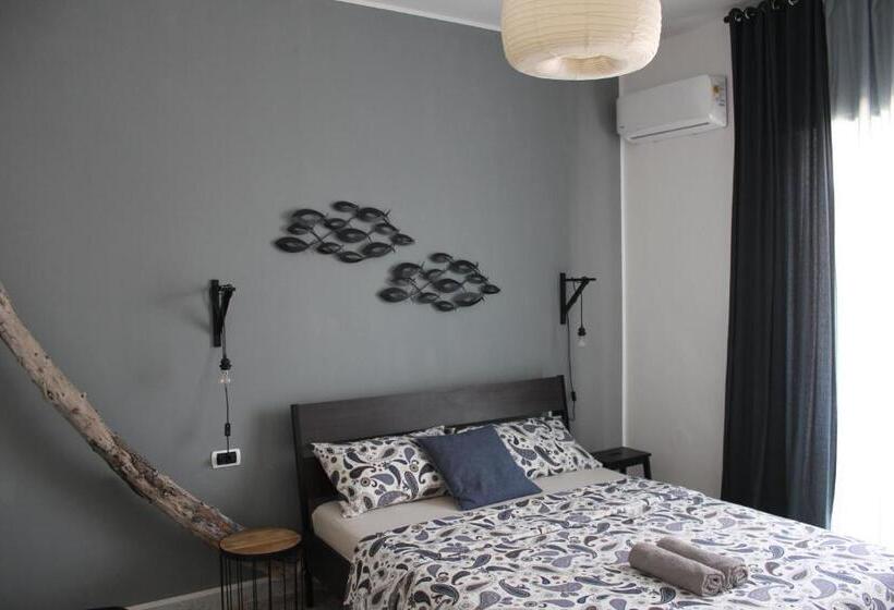 اتاق استاندارد سه نفره, Salecce B&b