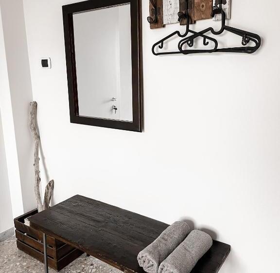 اتاق استاندارد سه نفره, Salecce B&b