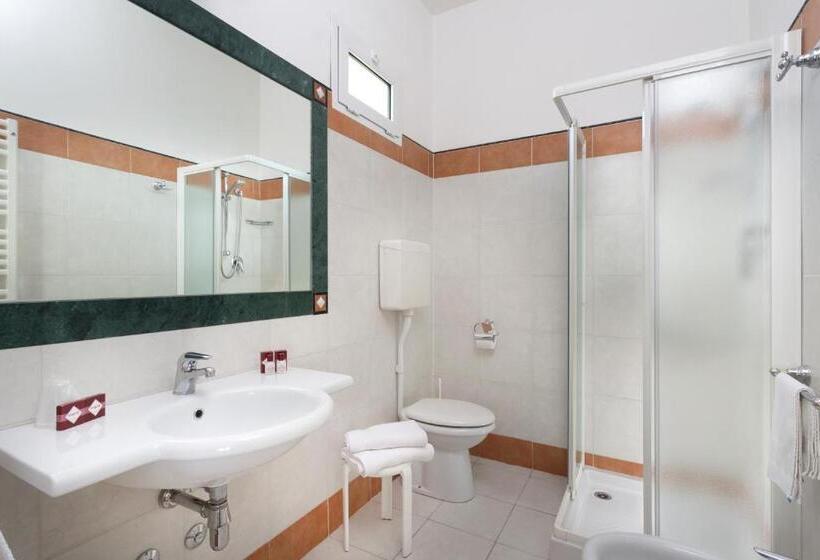 スーペリアトリプルルーム, Stella