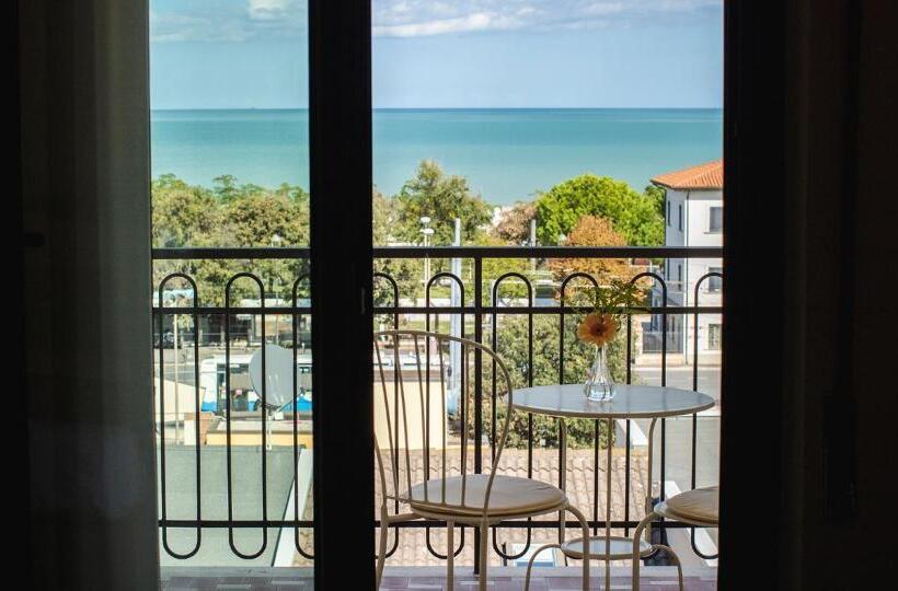 オーシャンビューデラックスルームバルコニー付き, Stella