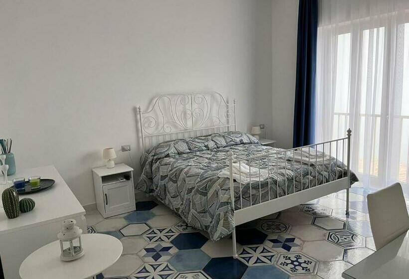 اتاق استاندارد با چشمانداز دریا, Tenuta La Picola