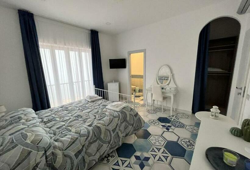 اتاق استاندارد با چشمانداز دریا, Tenuta La Picola