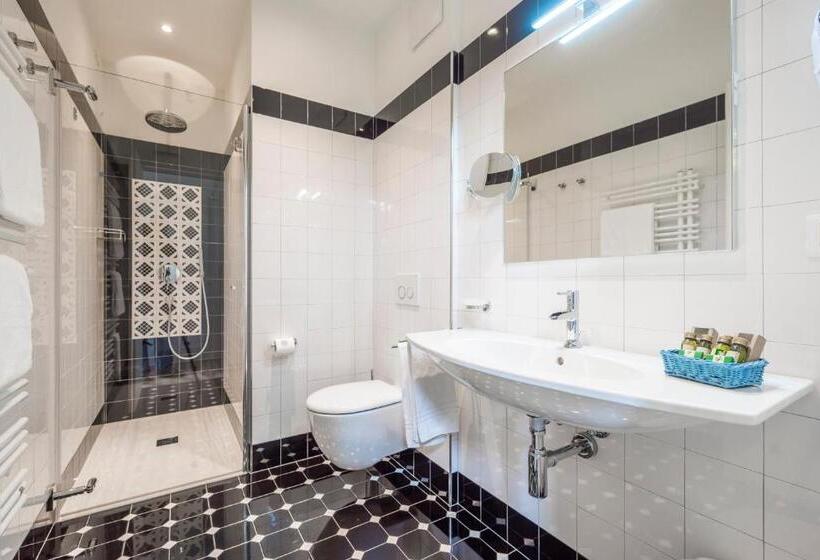 Люкс Комфорт, Villa Italia Luxury Suites And Apartments