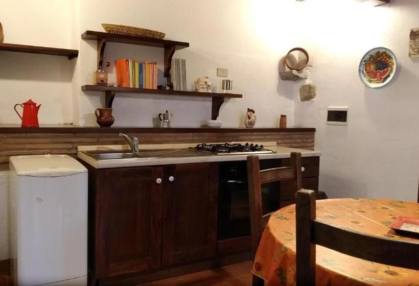 침실 2개 주택, Villa La Nussa