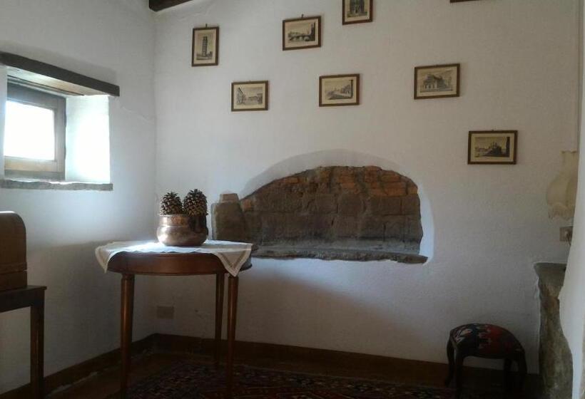 Апартаменты 4 Спальни, Villa La Nussa