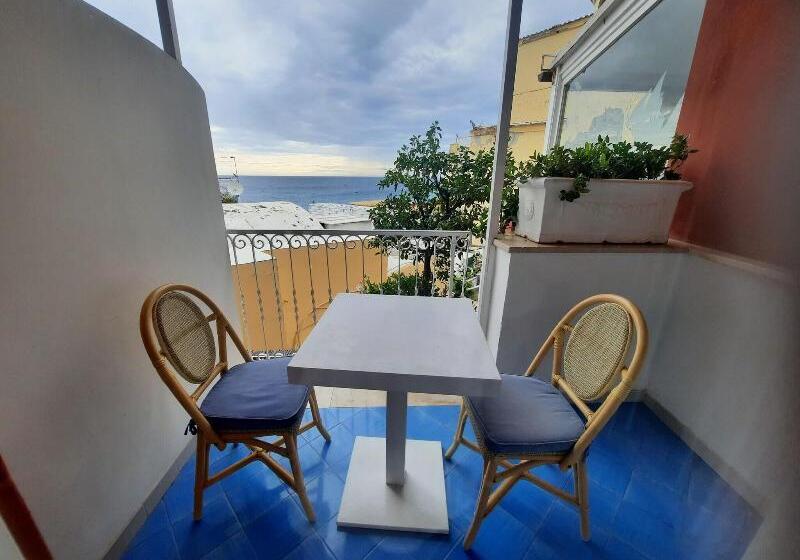 Quarto Estandar Vista Mar Lateral, Villa La Tartana