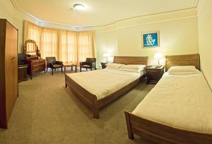 חדר משפחתי, Somerton House Rooms Only