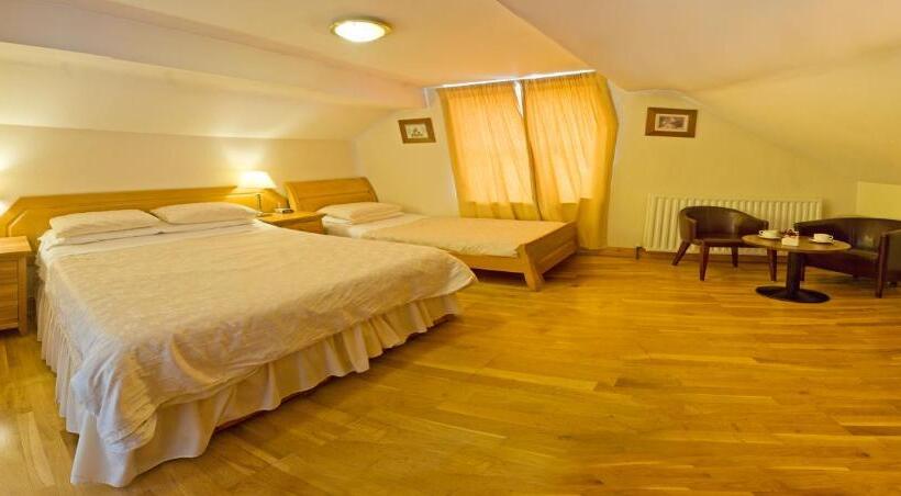 חדר משפחתי, Somerton House Rooms Only