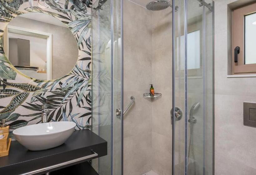 استودیوی سوپریور, Hermes Sea View