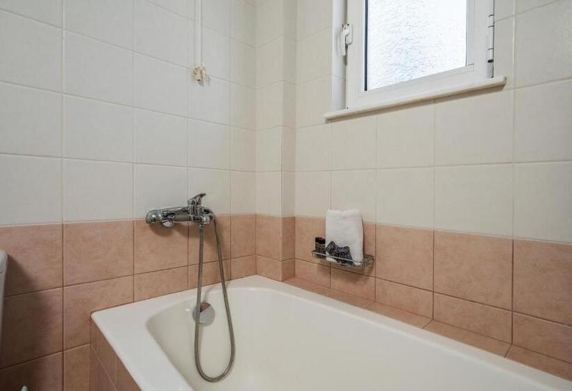 استودیوی استاندارد, Hermes Sea View