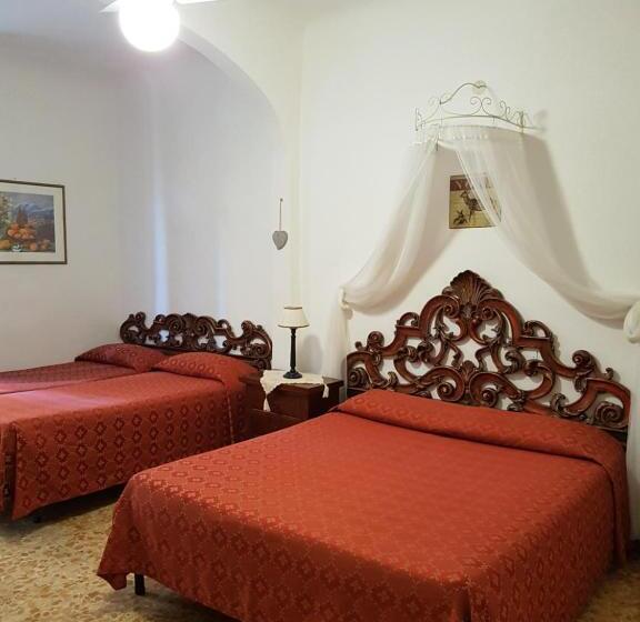 اتاق استاندارد چهار تخته, Albergo Tre Donzelle