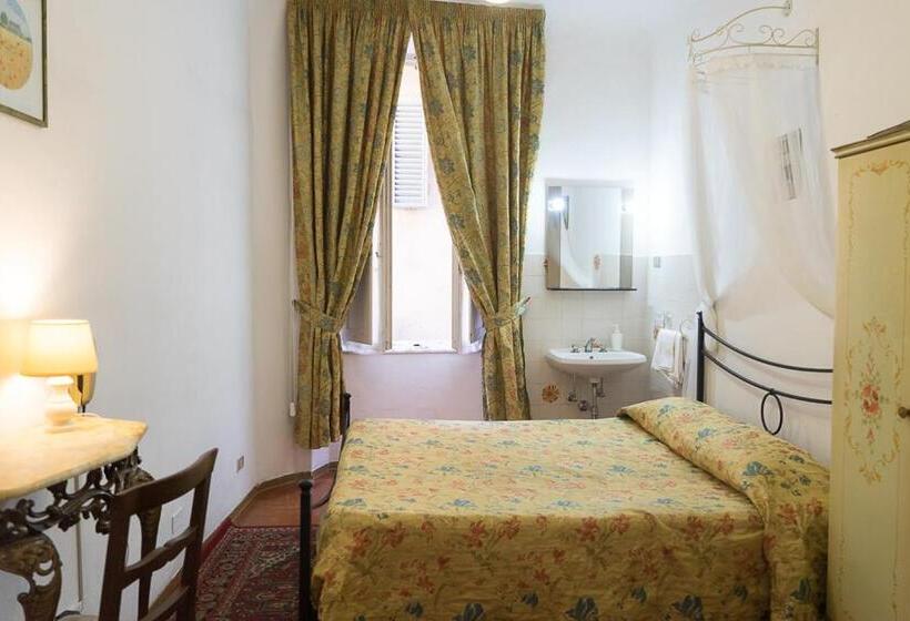 اتاق استاندارد یک نفره, Albergo Tre Donzelle