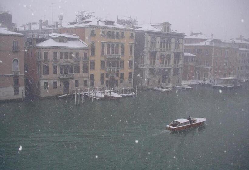 سوئیت جونیور با چشم‌انداز, Ca' Angeli