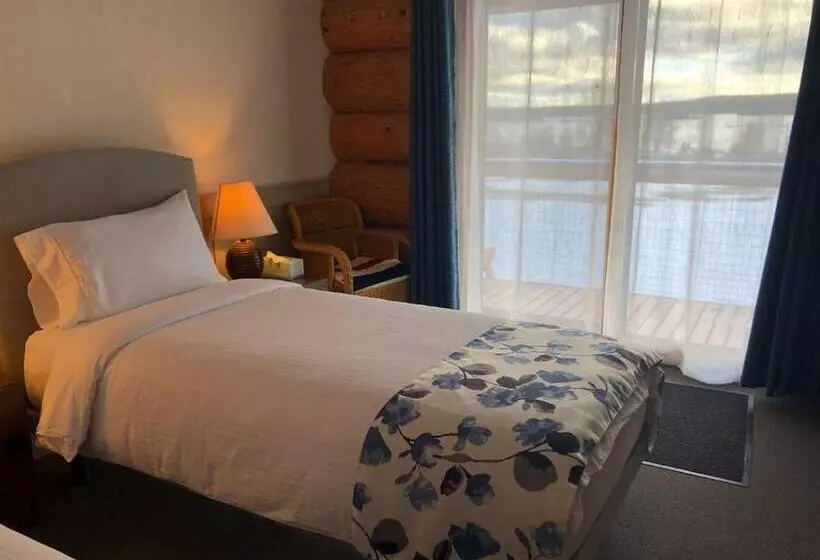 Standard-huone Järvinäkymä, Cariboo Log Guest House