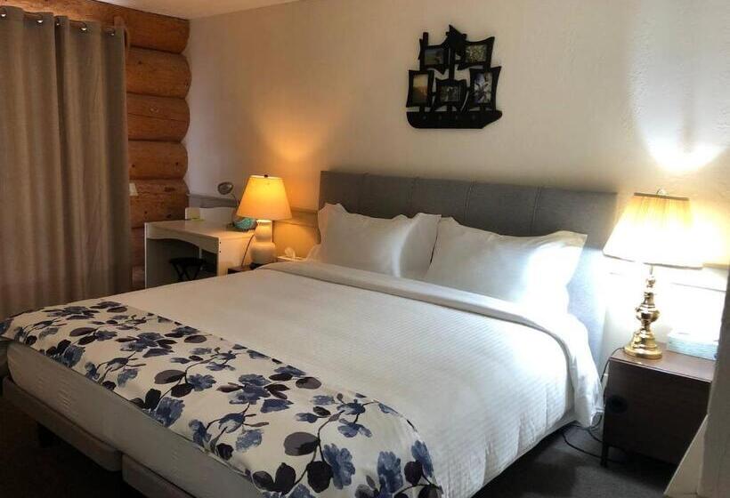 Standard Szoba King Size Bed, Cariboo Log Guest House