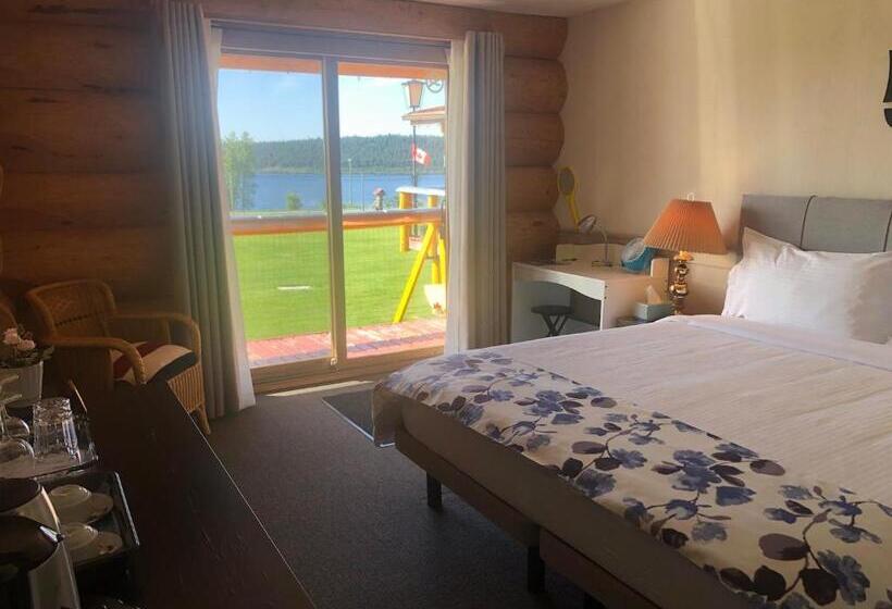 Standard Szoba King Size Bed, Cariboo Log Guest House