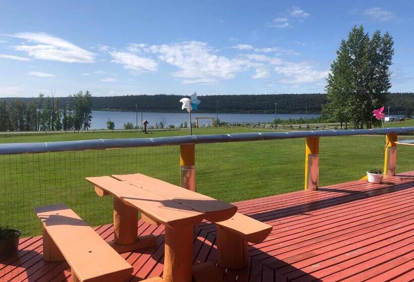 Standard Szoba King Size Bed, Cariboo Log Guest House