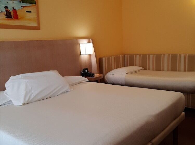 Номер Стандарт Трехместный, Chiaraluna