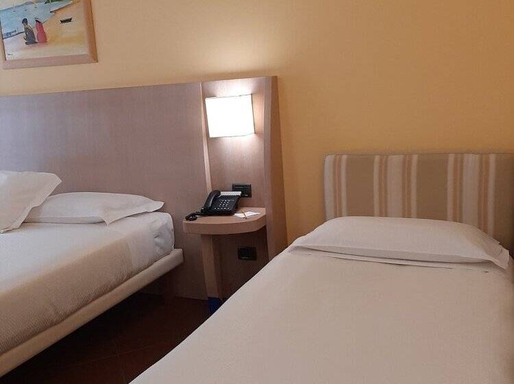 Номер Стандарт Трехместный, Chiaraluna