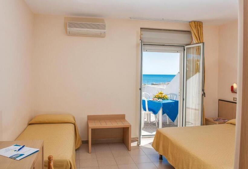 オーシャンビューのデラックストリプルルーム, Cristalda