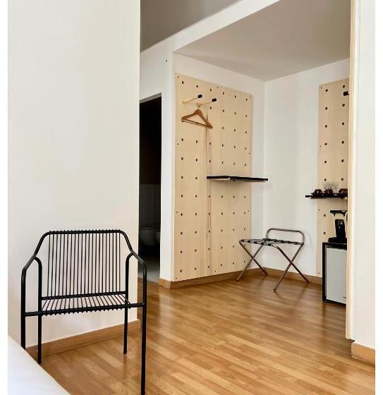 סוויטה עם מרפסת, Imago Plus