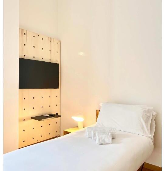 סוויטה עם מרפסת, Imago Plus