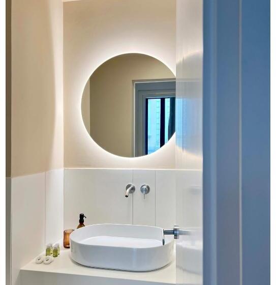 סוויטה עם מרפסת, Imago Plus