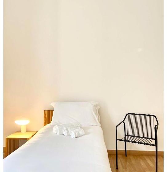 סוויטה עם מרפסת, Imago Plus