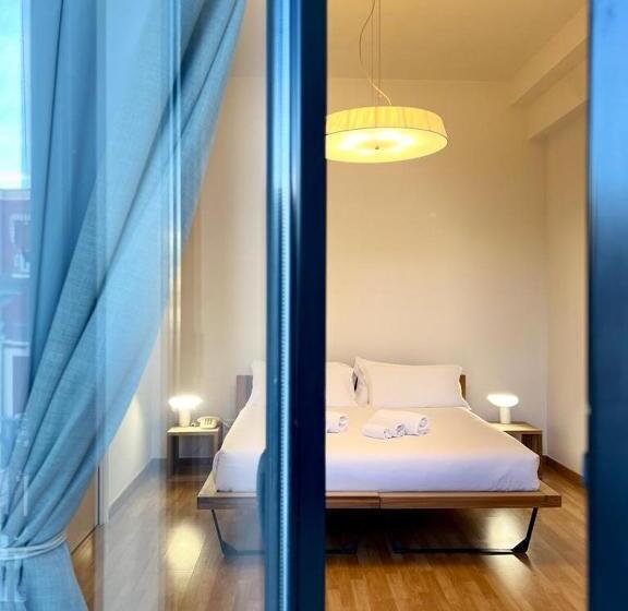 סוויטת ג'וניור עם מרפסת, Imago Plus