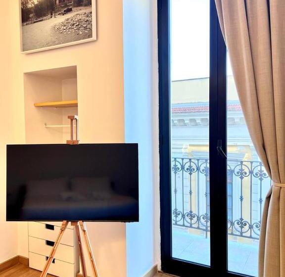 סוויטת ג'וניור עם מרפסת, Imago Plus