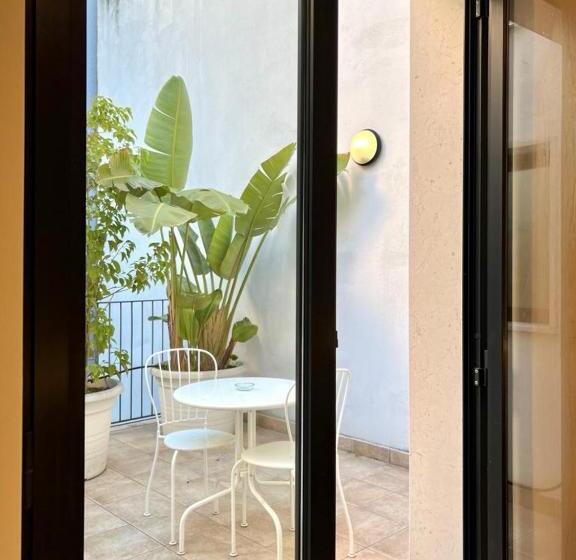 סוויטת ג'וניור עם טרסה, Imago Plus