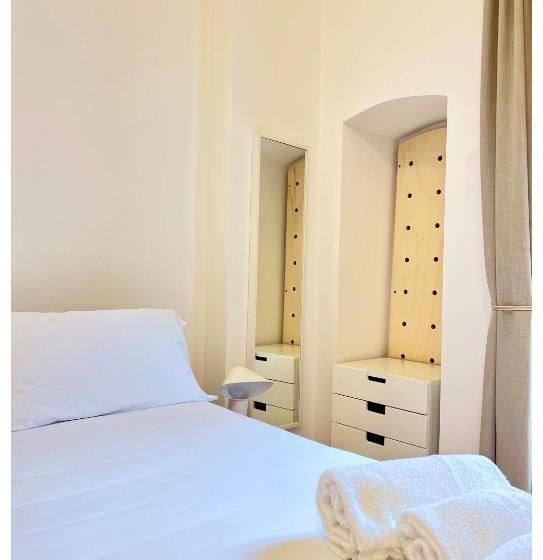 סוויטת ג'וניור עם מרפסת, Imago Plus