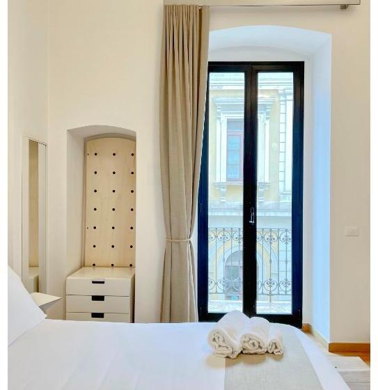 סוויטת ג'וניור עם מרפסת, Imago Plus