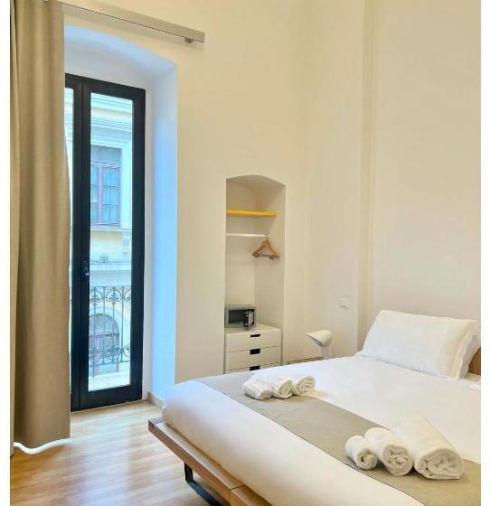 סוויטה עם מרפסת, Imago Plus